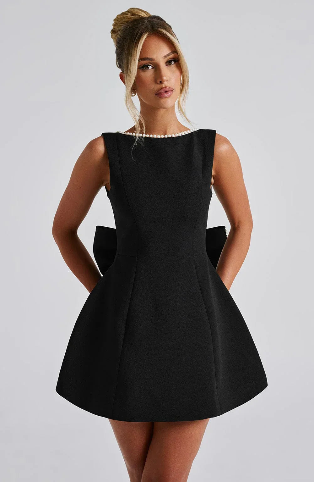 Elegancka Sukienka Damska z Kokardą | Mini