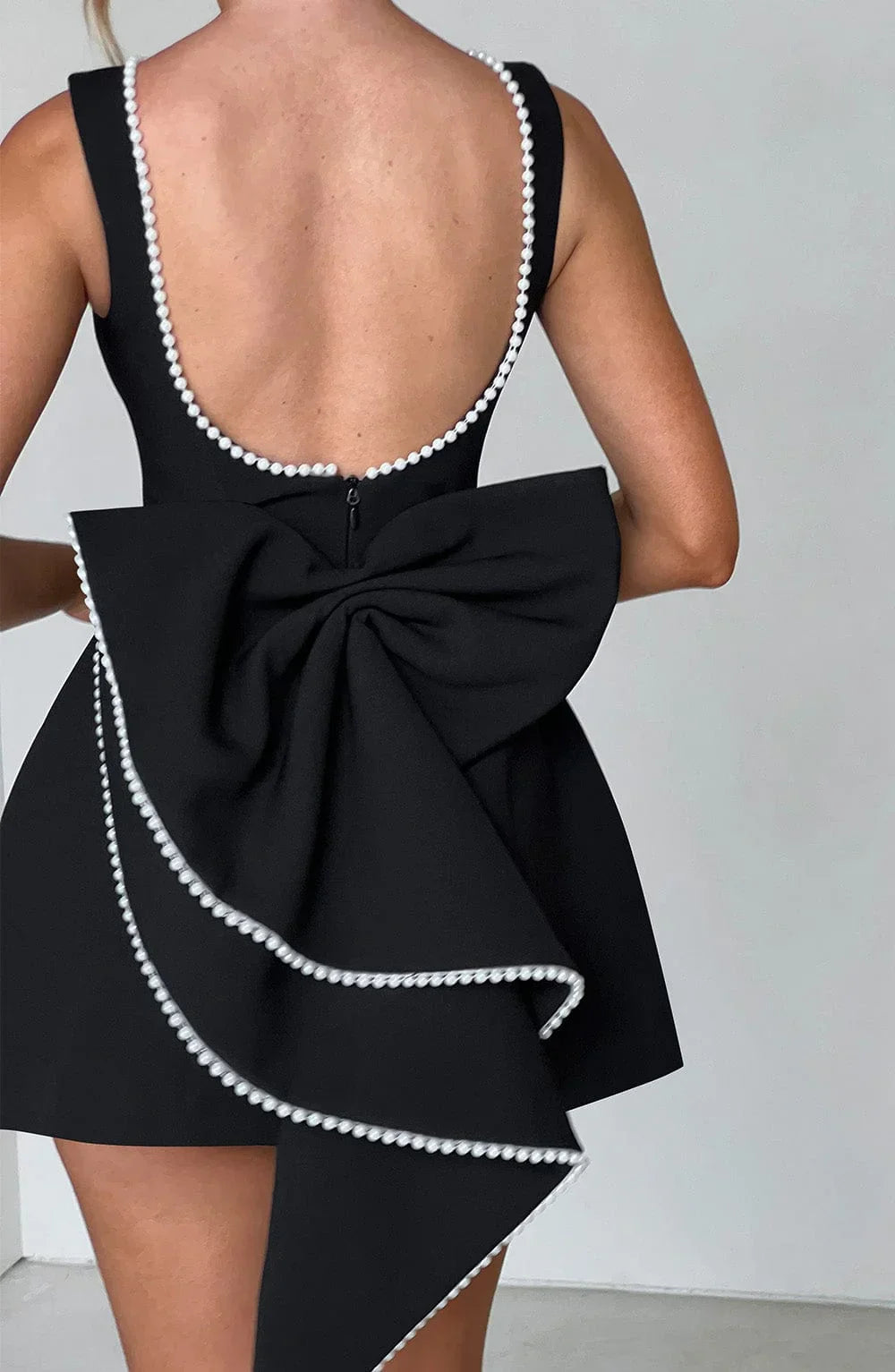 Elegancka Sukienka Damska z Kokardą | Mini