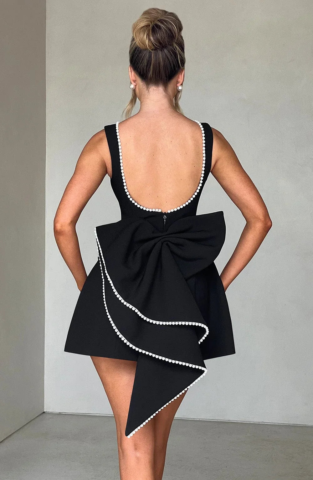 Elegancka Sukienka Damska z Kokardą | Mini