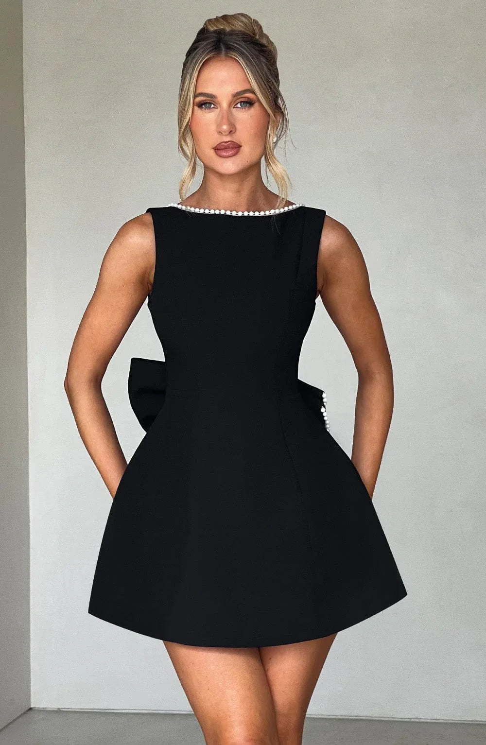 Elegancka Sukienka Damska z Kokardą | Mini